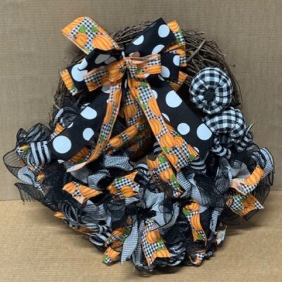 Black & White Pumpkin Wreath Thumbnail