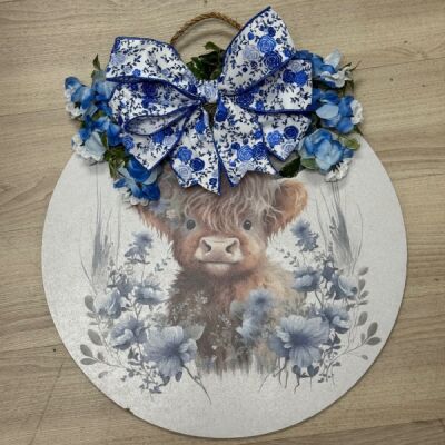 Blue Bow Highland Cow Thumbnail